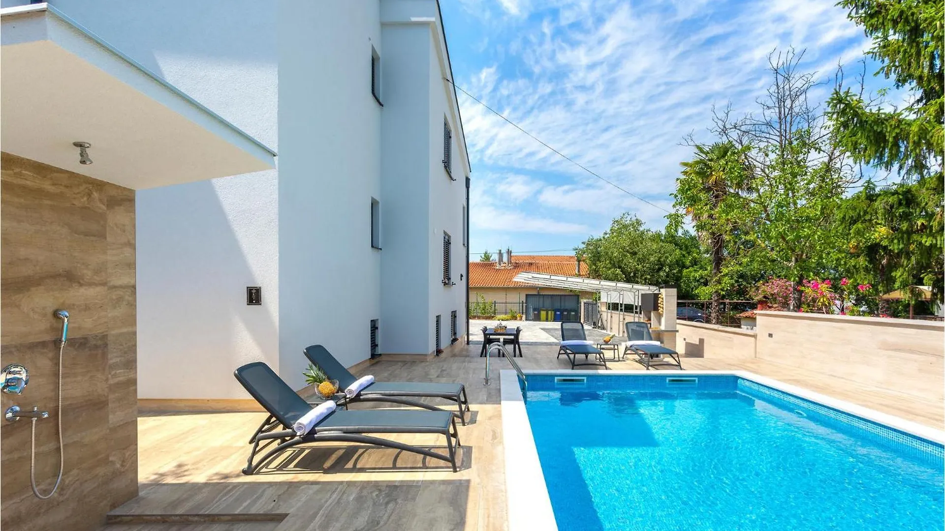 Nice Apartment In Malinska With Wifi