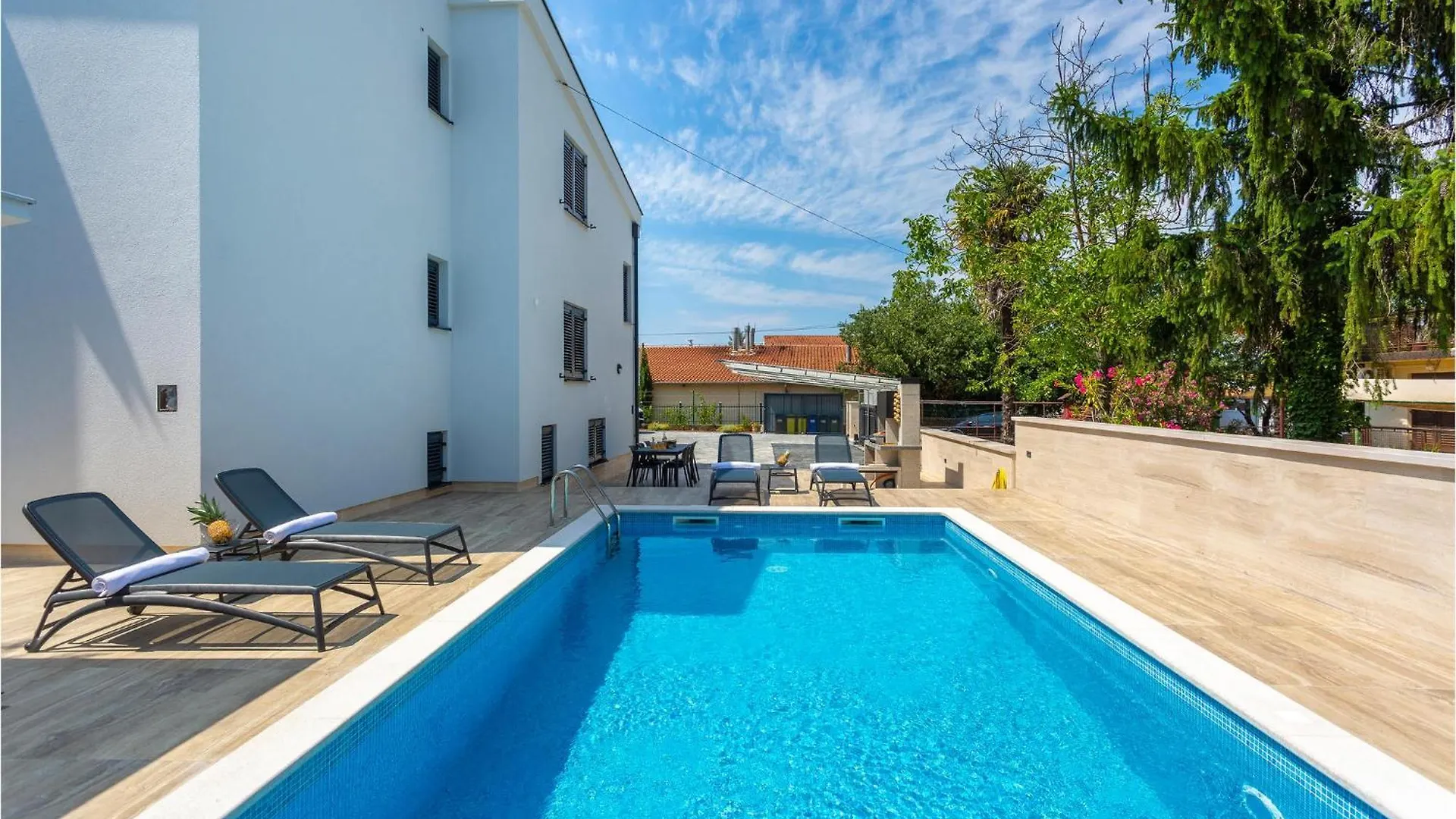 Nice Apartment In Malinska With Wifi 0*,